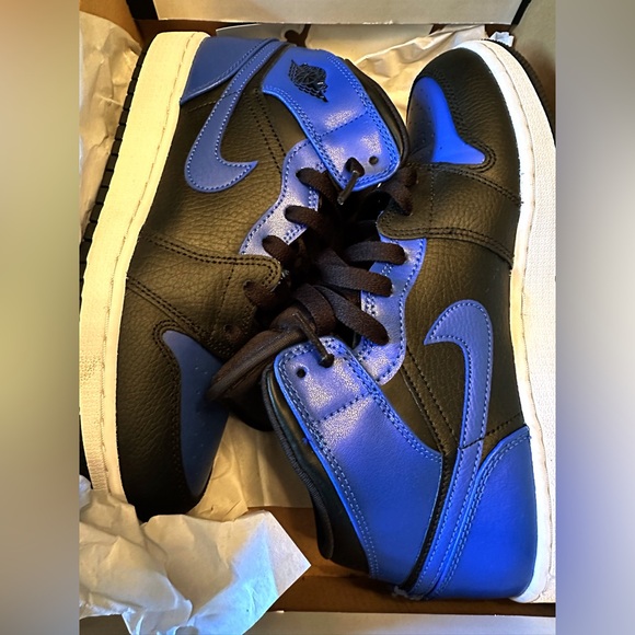 Jordan Other - Air Jordan 1’s Mid Shoes (GS) Big Boys